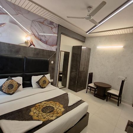 Hotel Smart Plaza Neu-Delhi Exterior foto
