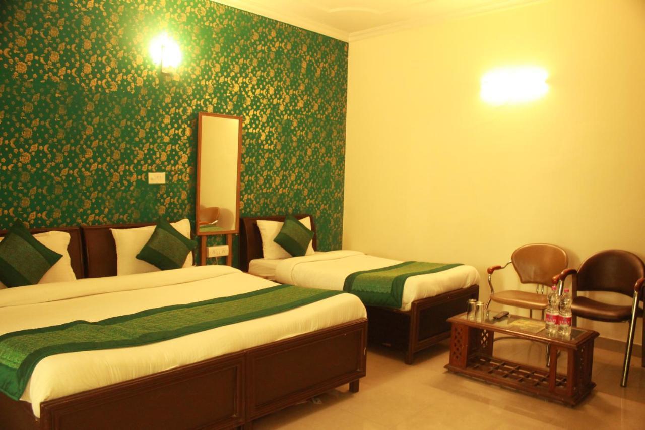 Hotel Smart Plaza Neu-Delhi Exterior foto