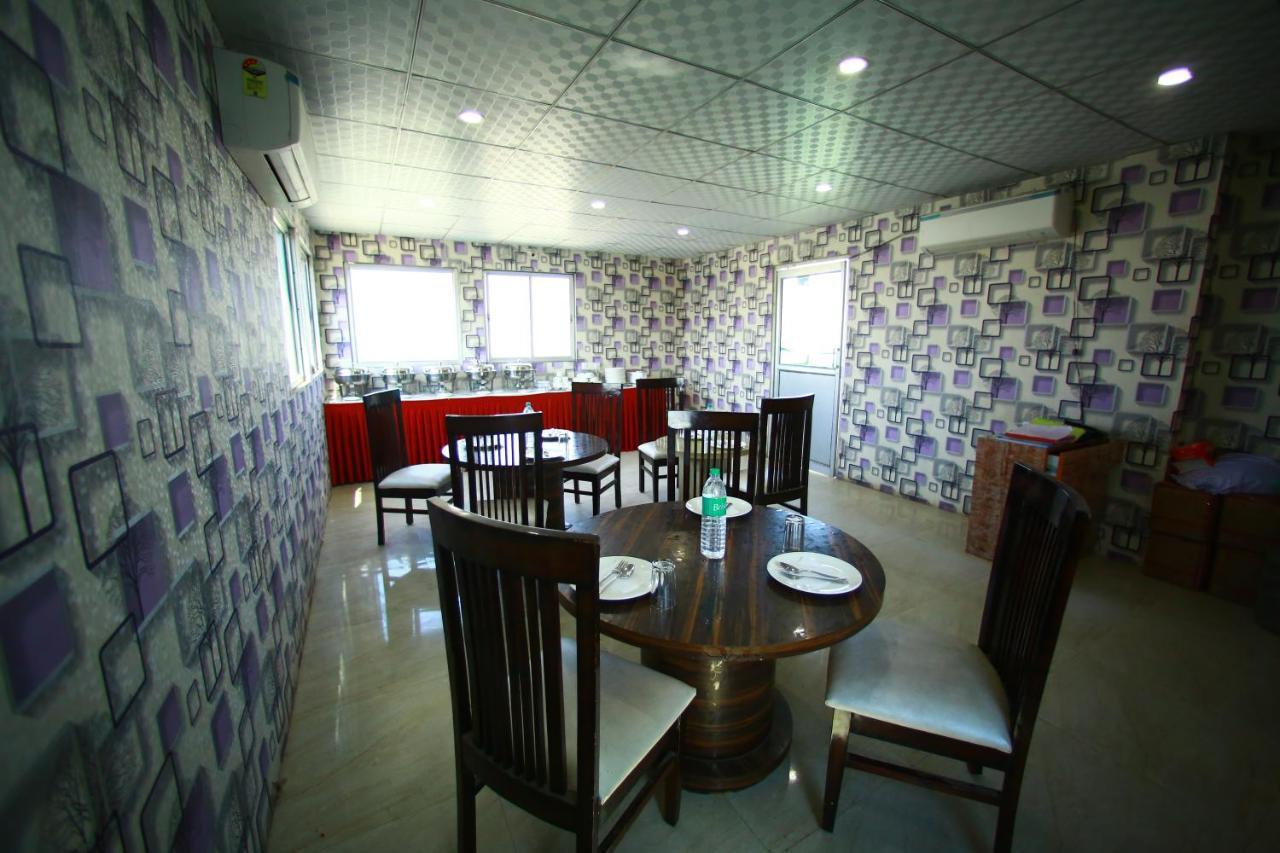Hotel Smart Plaza Neu-Delhi Exterior foto