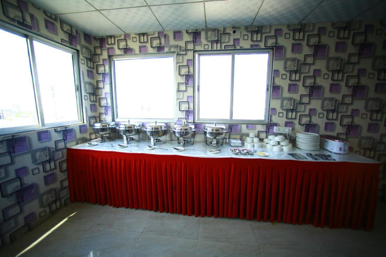 Hotel Smart Plaza Neu-Delhi Exterior foto