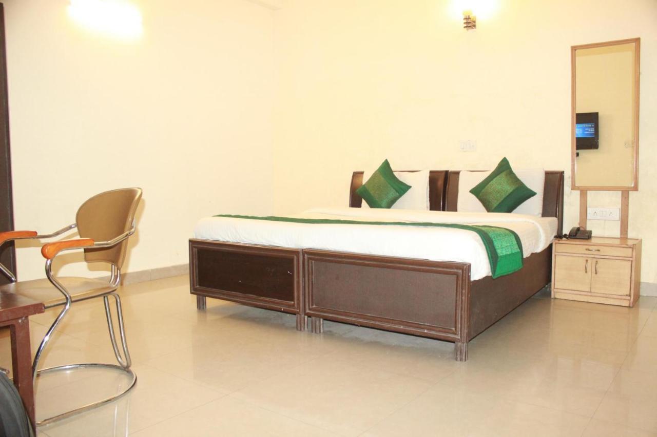 Hotel Smart Plaza Neu-Delhi Exterior foto